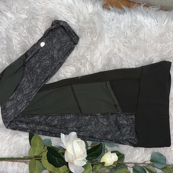 Lululemon leggings - Picture 7 of 8
